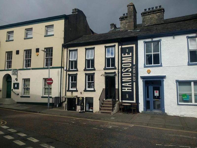 Handsome Brewery Snuff Bar. (Pub, Key). Published on 01-01-1970