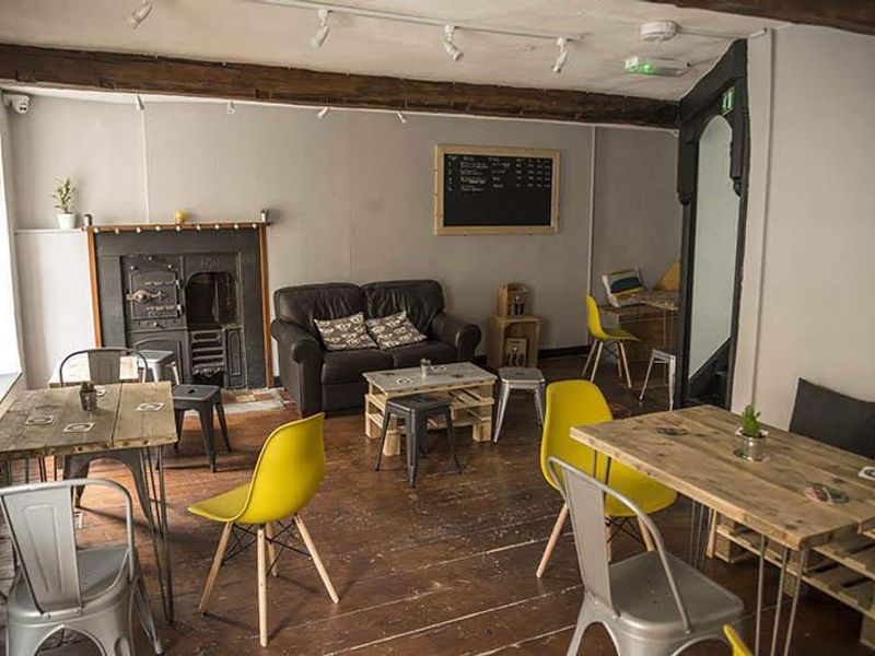 Indie Craft Beer upstairs. (Pub). Published on 08-10-2019