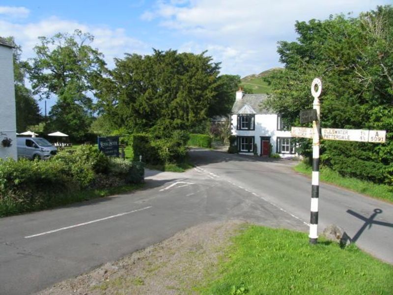 The hotel from the road. (Pub, External, Key). Published on 14-07-2025