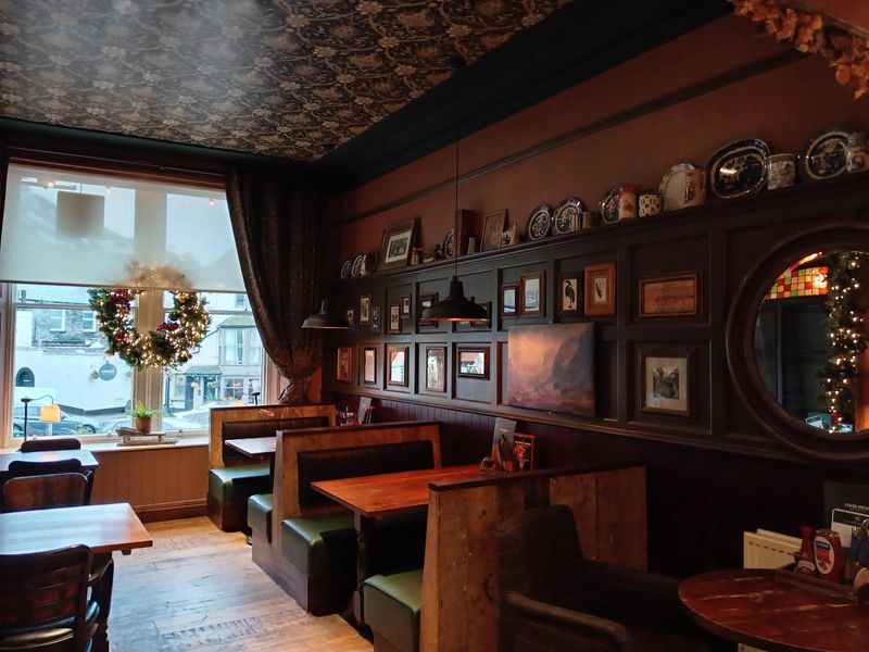 Interior seating (5/12/2025 Will Larter). (Pub). Published on 07-12-2025 