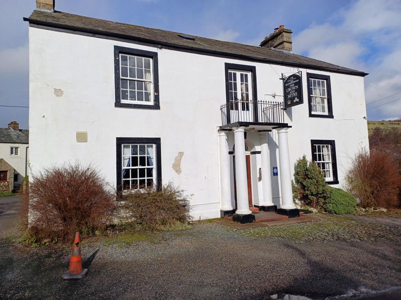 long closed crown & Mitre, Bampton 24.2.24 (Adrian Smith). (Pub, Key). Published on 26-02-2024