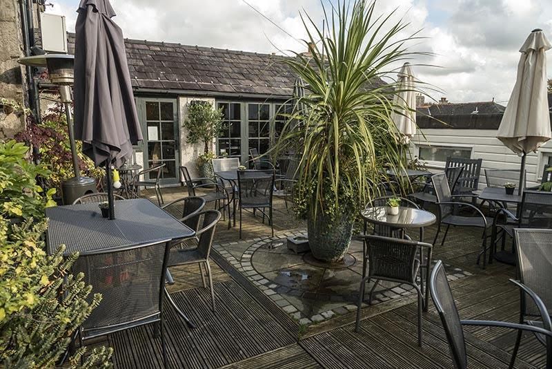 19 Wine Bar patio. (Pub, External, Garden). Published on 01-01-1970
