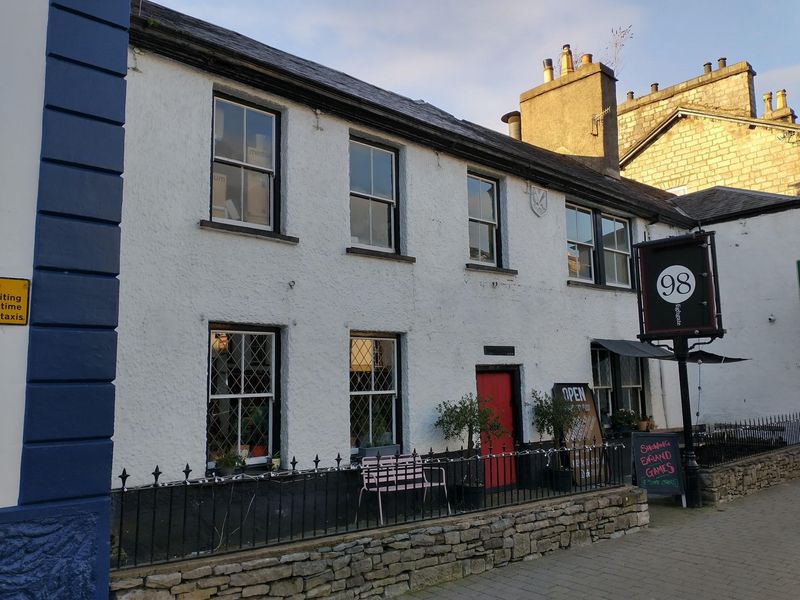 98 Highgate, Kendal. (Pub, External, Key). Published on 12-08-2022