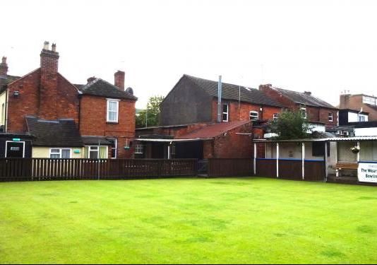 Weary Traveller bowling green in 2014, used only as drinking spa. (Garden). Published on 05-09-2014