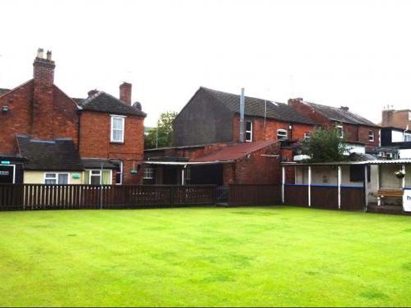 Weary Traveller bowling green in 2014, used only as drinking spa. (Garden). Published on 05-09-2014 