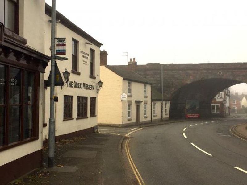 2015, with Severn Valley Railway viaduct in the background. (Pub, External). Published on 01-11-2015 