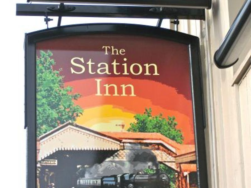 (Pub, Sign). Published on 07-04-2013 