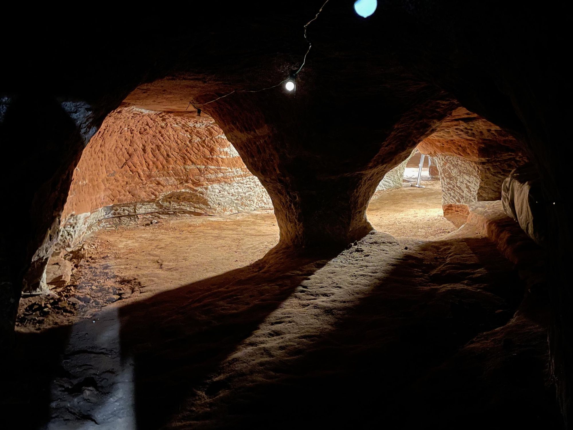 Cave at the back of the pub (not accessible). Published on 25-04-2025