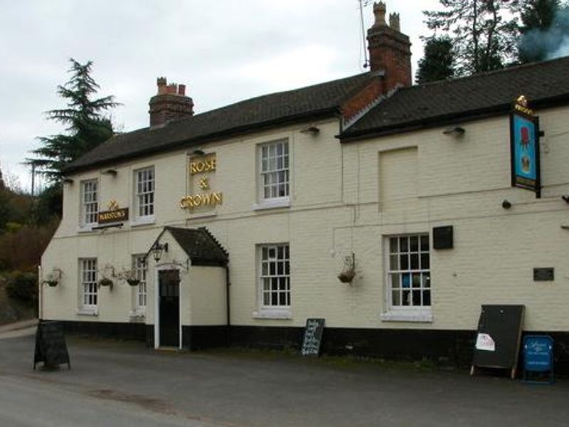 Rose and Crown before closure (© P Halling Creative Commons Lic. (Pub, External). Published on 27-12-2012