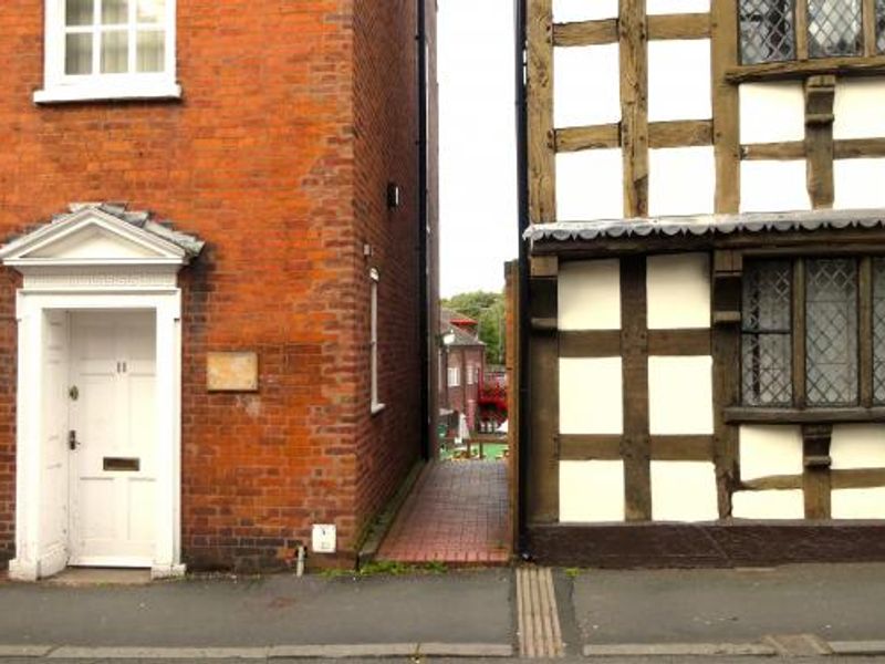 Foot entrance off Church St. Published on 01-09-2014 