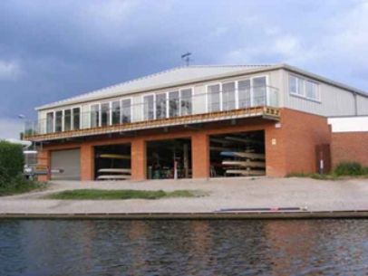 Walton Rowing Club - Walton on Thames. (Pub, External, Key). Published on 17-02-2014