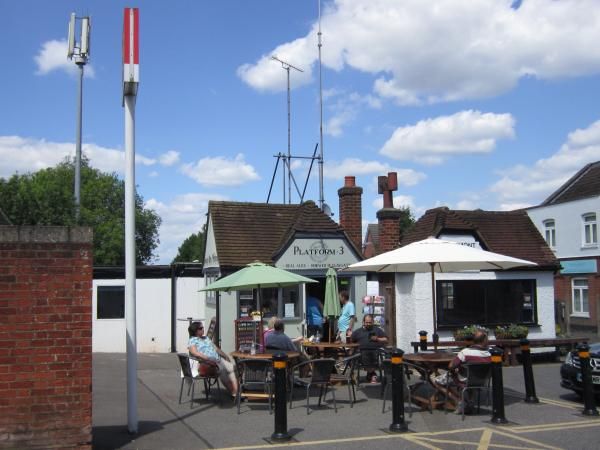 Platform 3 - Claygate. (Pub, External, Garden). Published on 28-06-2015
