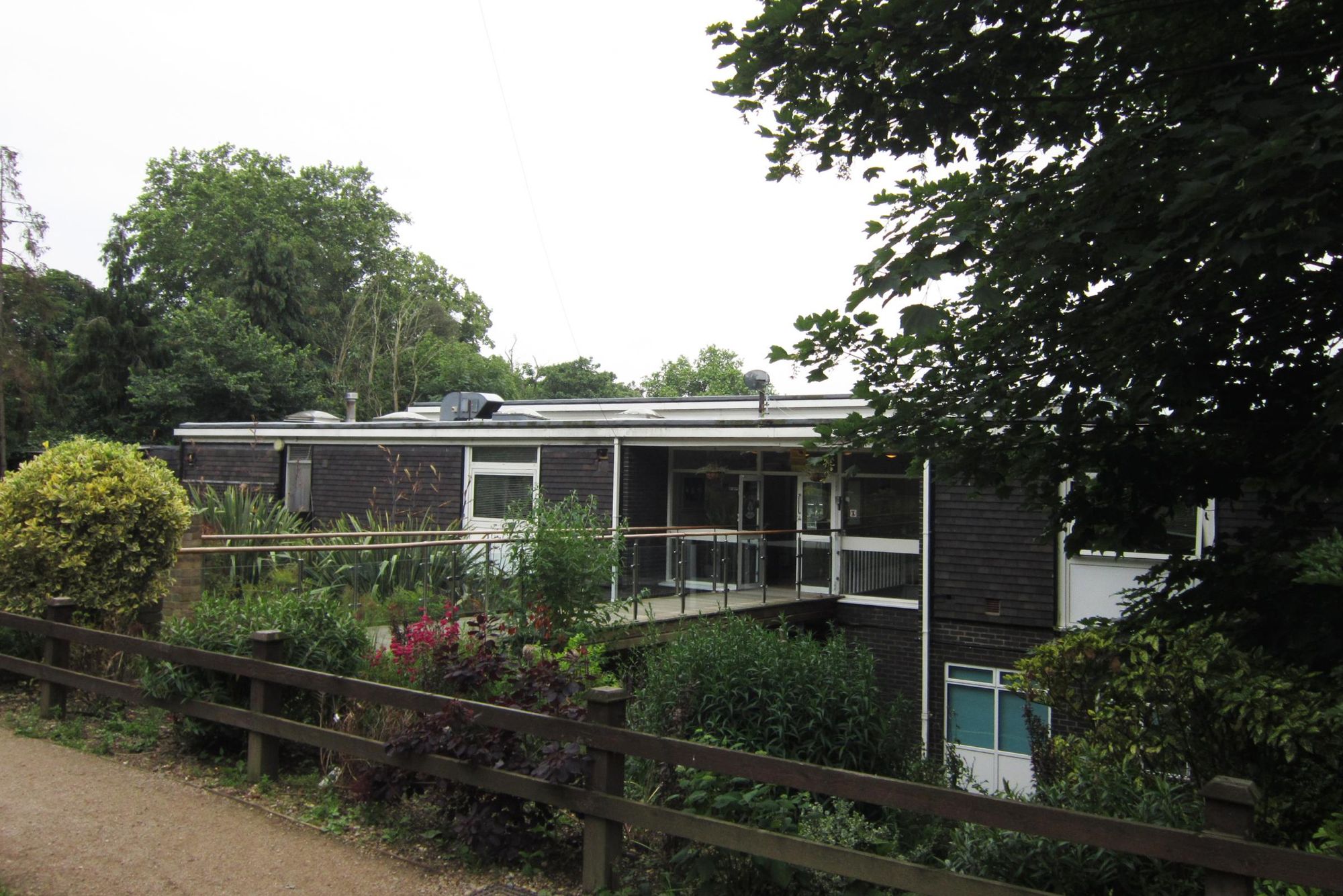 Coombe Wood Golf Club. (Pub, External, Key). Published on 25-06-2019