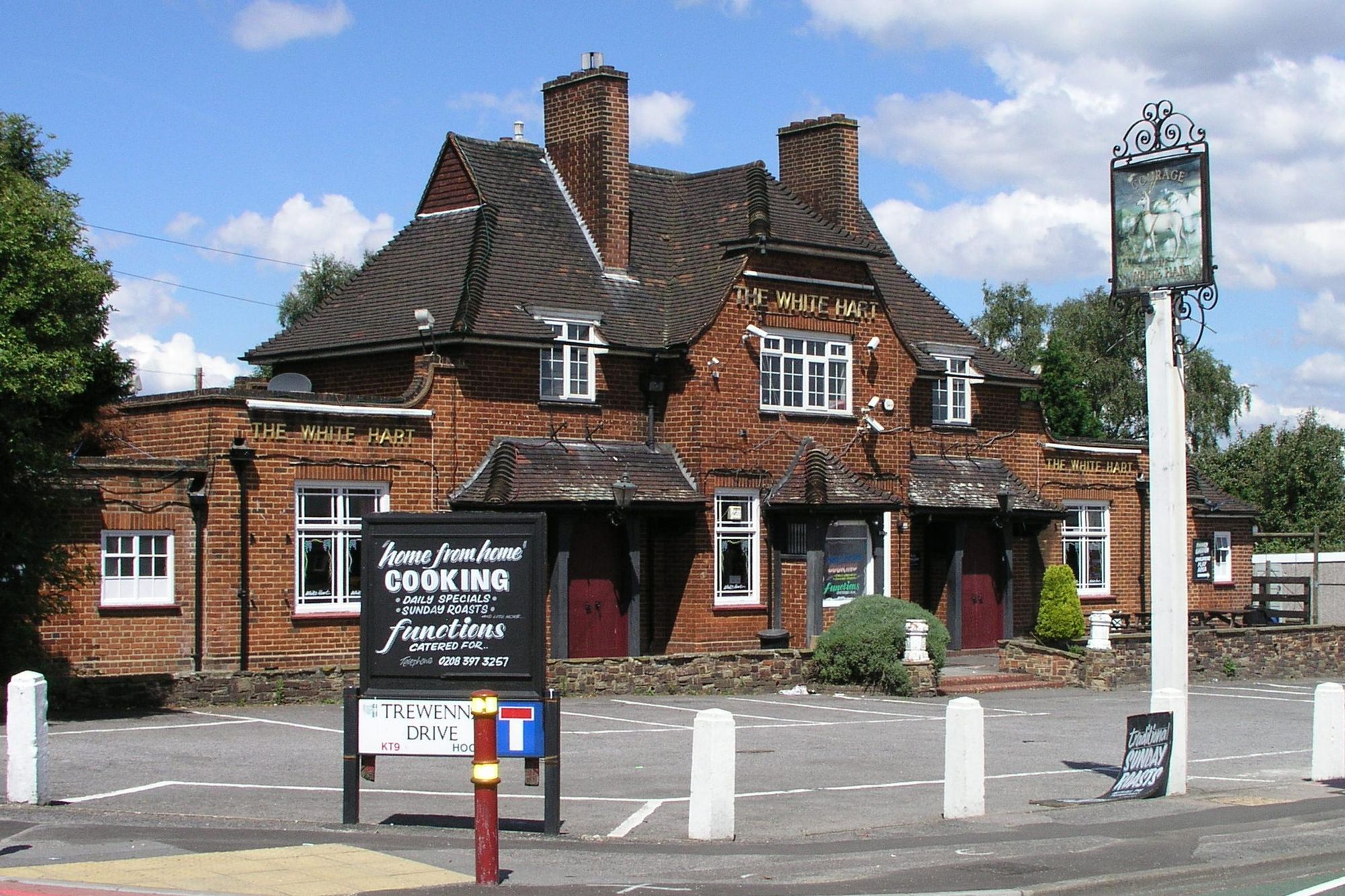 White Hart - Chessington. (Pub, External, Key). Published on 25-09-2018