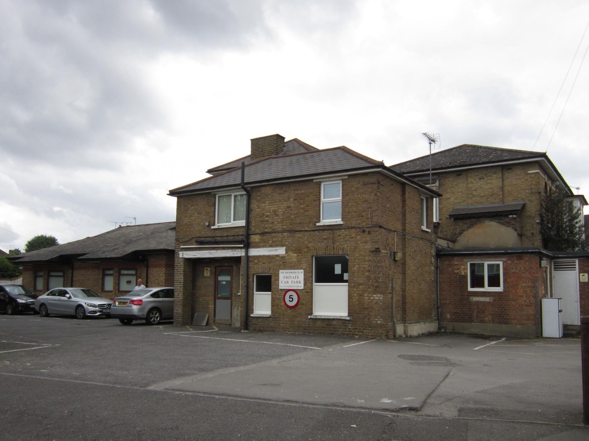 Rhodrons Club - Chessington. (Pub, External, Key). Published on 08-09-2017