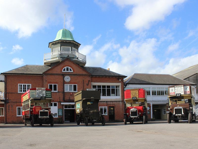 Brooklands Club - Weybridge. (Pub, External, Key). Published on 03-10-2018