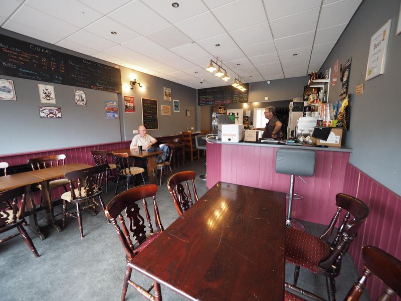 Tubbs Pubb - Ewell. (Pub, Bar, Customers). Published on 28-06-2019