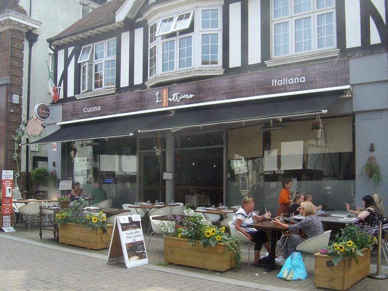 L'ultino - Leatherhead. (Pub, External, Key). Published on 08-09-2020 