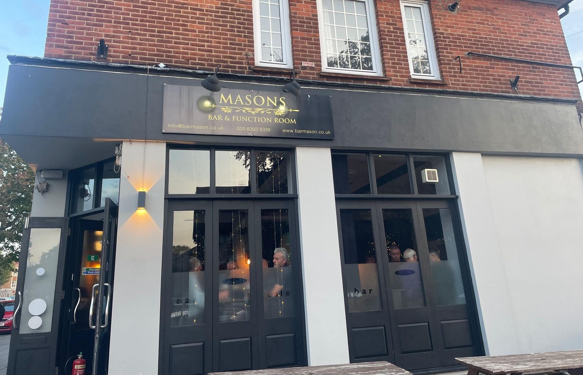 Masons Bar - Stoneleigh. (External, Key). Published on 10-10-2023