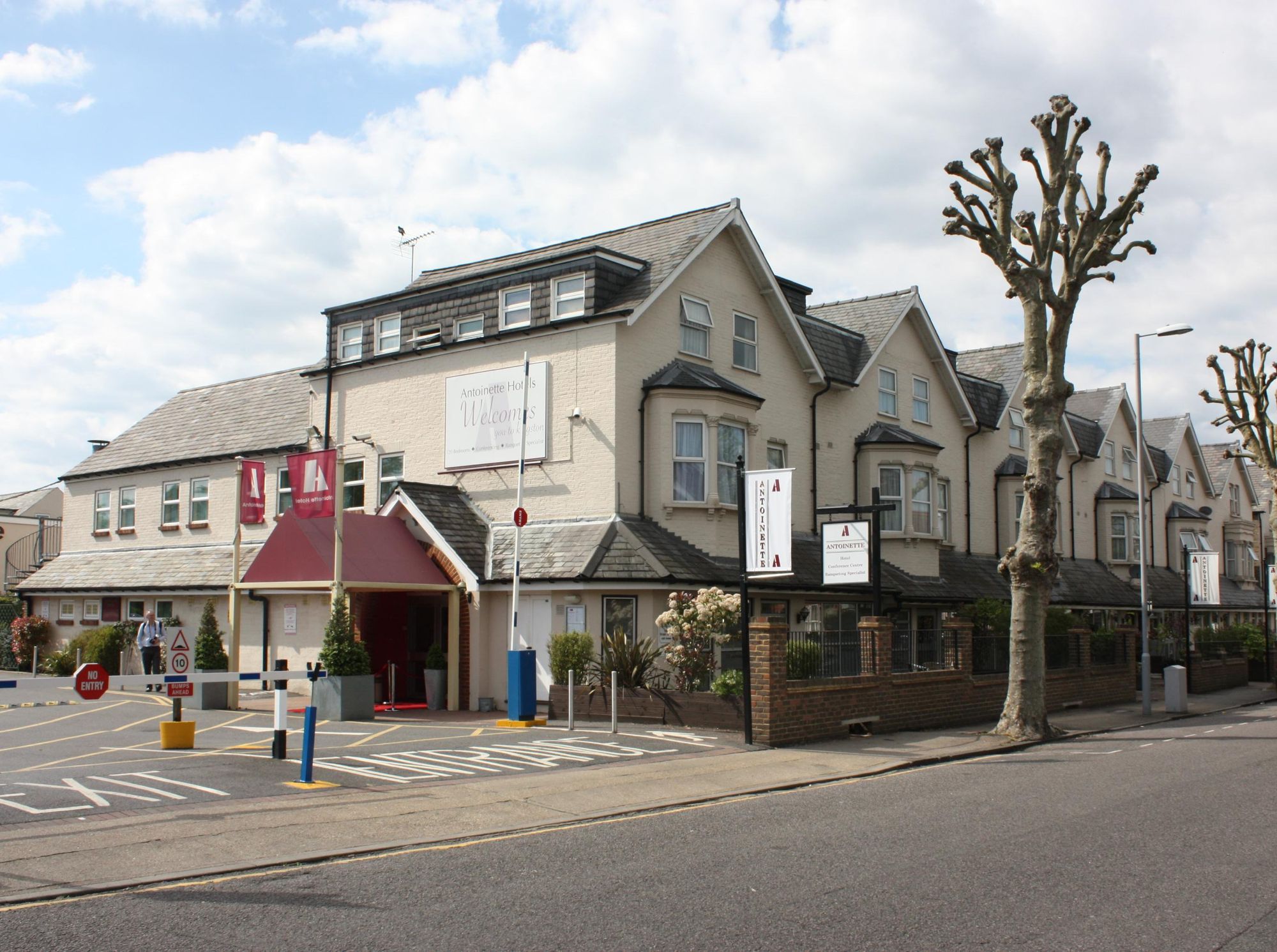 Antoinette Hotel - Kingston. (Pub, External, Key). Published on 31-05-2013