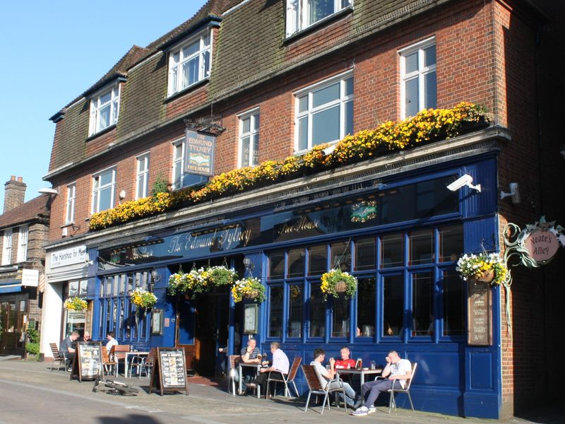 Edmund Tylney - Leatherhead. (Pub, External, Key). Published on 19-06-2013