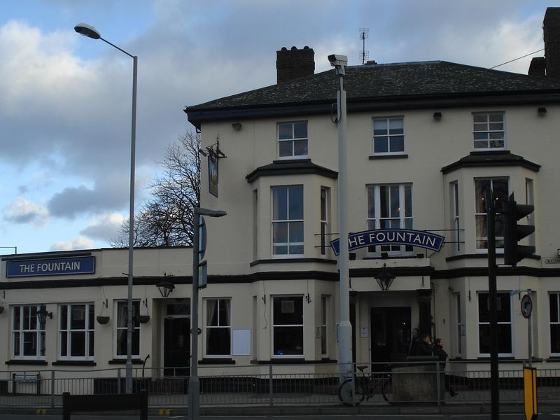 Fountain - New Malden. (Pub, External). Published on 11-01-2013