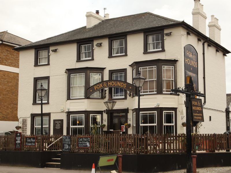 Fox & Hounds - Surbiton. (Pub, External, Key). Published on 26-12-2012