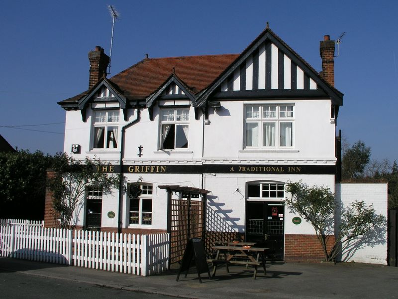 Griffin - Claygate. (Pub, External). Published on 18-01-2013