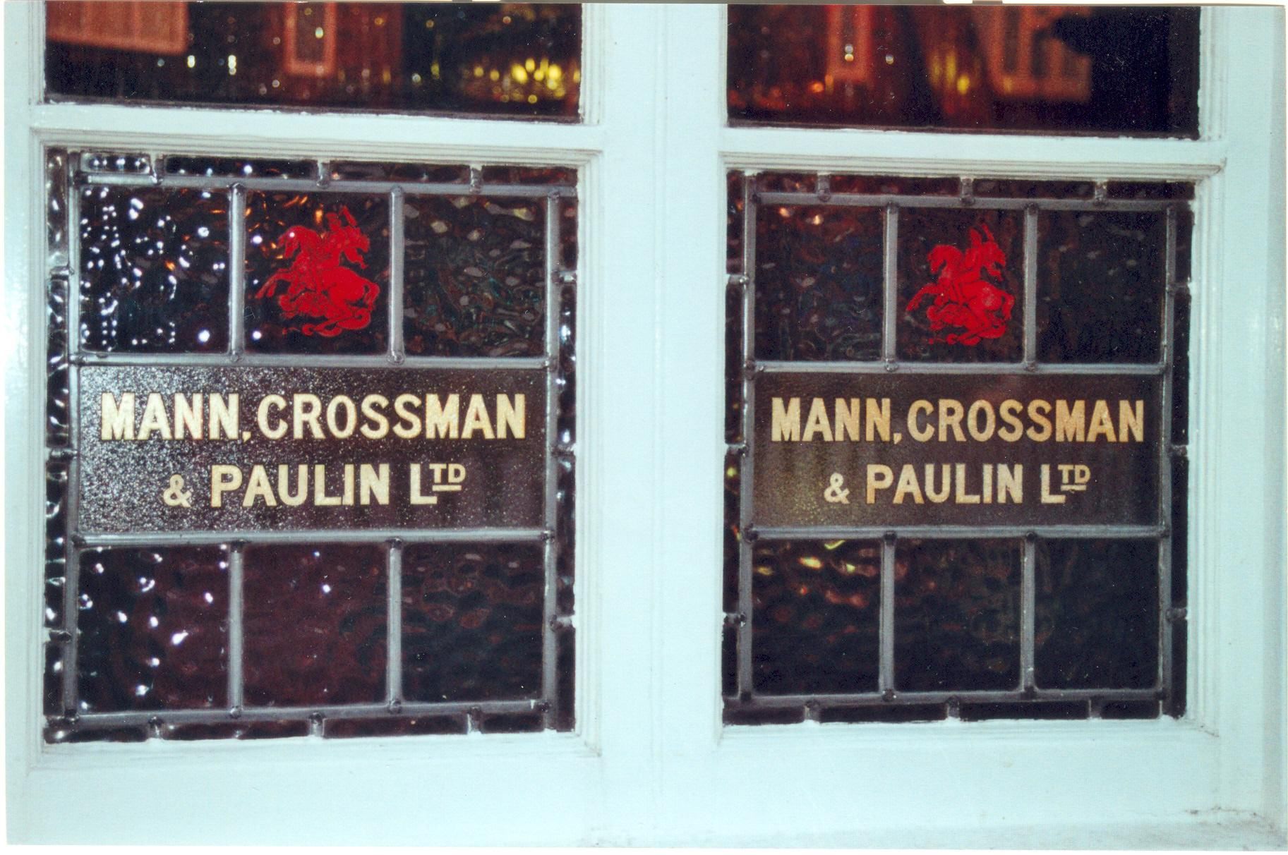 Griffin - Claygate (window detail). (Pub, External). Published on 18-01-2013