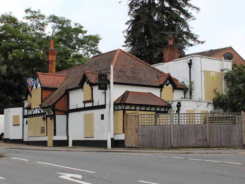 Grotto - Weybridge. (Pub, External). Published on 30-09-2013