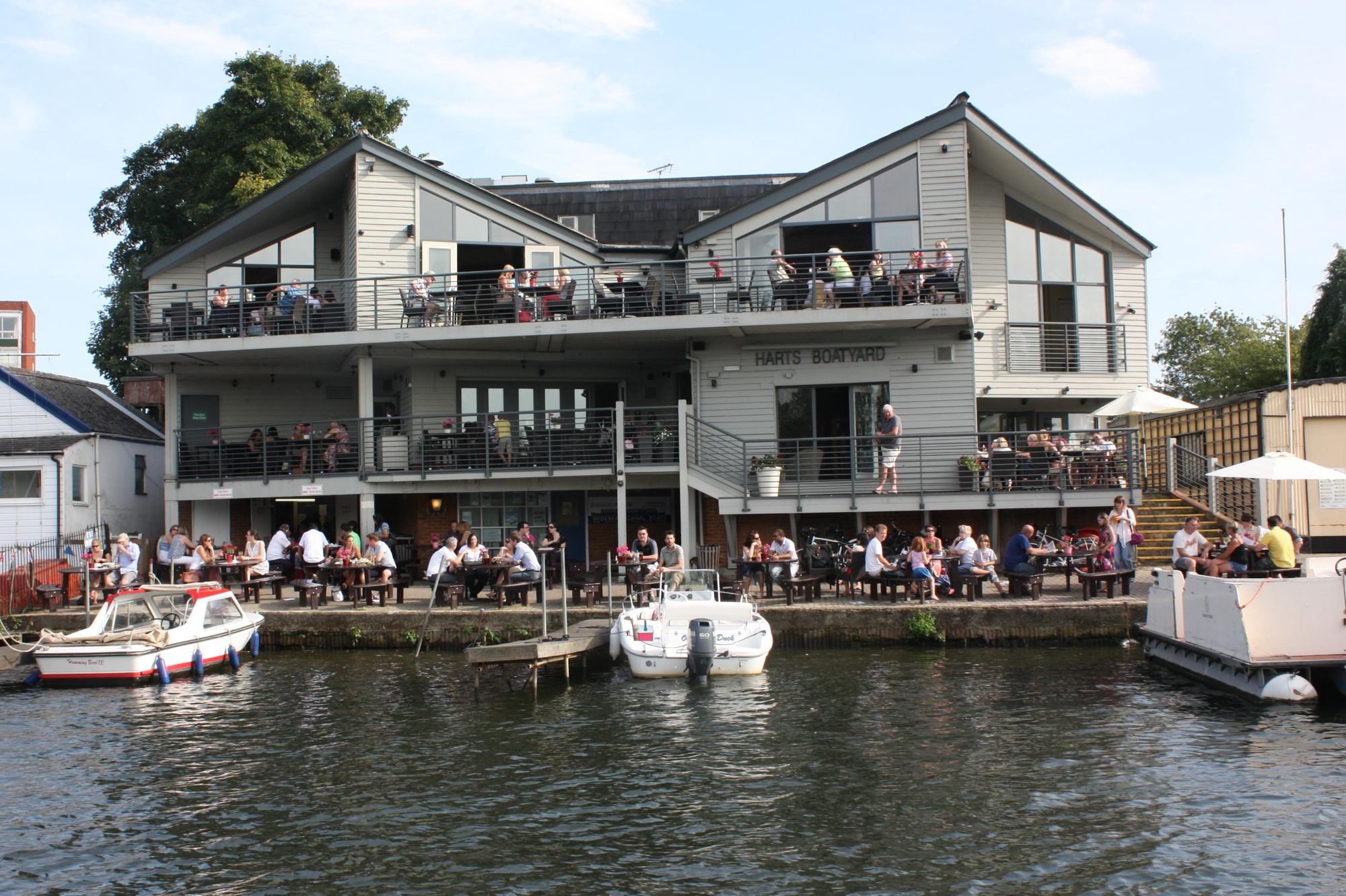 Harts Boatyard - Surbiton. (Pub, External, Key). Published on 26-12-2012