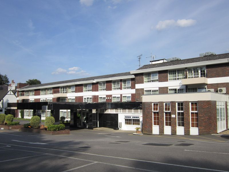 Hilton National Hotel - Cobham. (Pub, External, Key). Published on 15-07-2013
