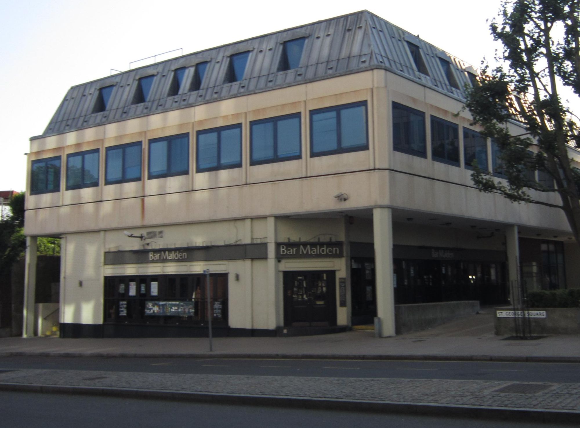 Bar Malden - New Malden. (Pub, External). Published on 12-07-2013