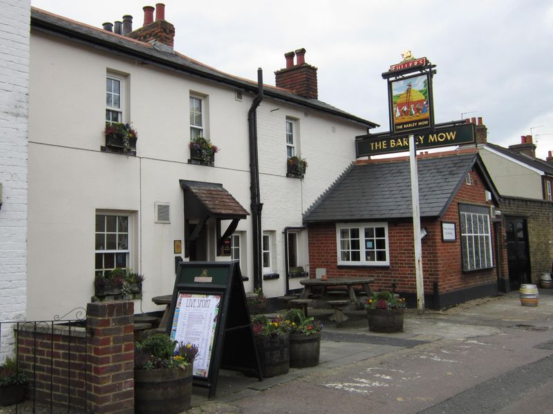 Barley Mow - Epsom. (Pub, External, Key). Published on 05-04-2013