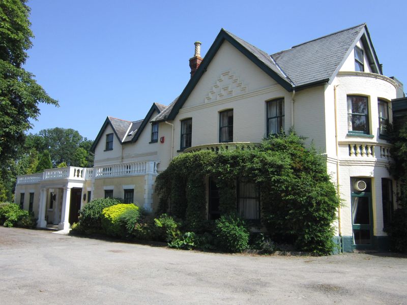 Bookham Grange Hotel - Little Bookham. (Pub, External, Key). Published on 12-07-2013