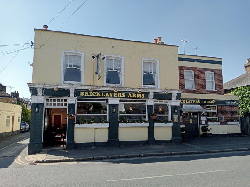 Bricklayers Arms - front on. (Pub, External). Published on 05-06-2025 
