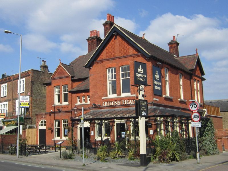 Queens Head - Kingston. (Pub, External). Published on 05-04-2013