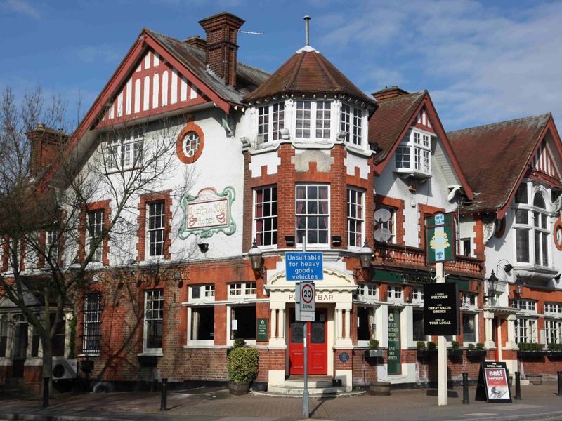 Royal Oak - New Malden. (Pub, External). Published on 11-01-2013 