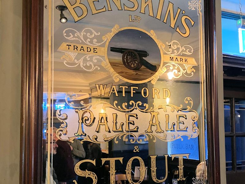 Royal Oak - Mirror. (Pub). Published on 23-03-2026 