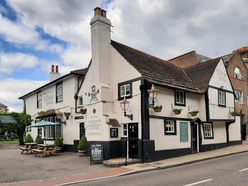 Running Horse - Leatherhead. (Pub, External, Key). Published on 01-06-2022