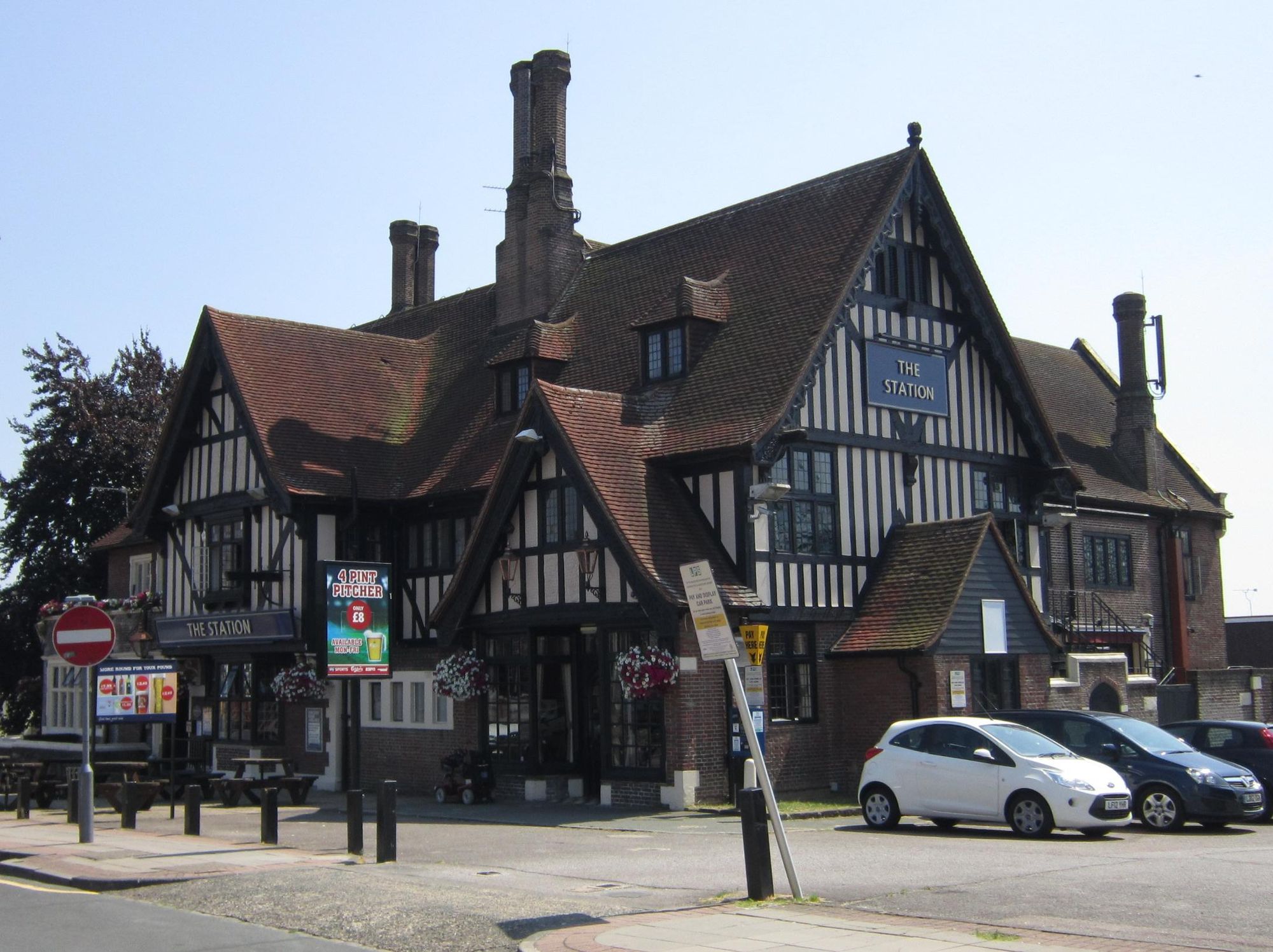 Station - Stoneleigh. (Pub, External, Key). Published on 12-07-2013
