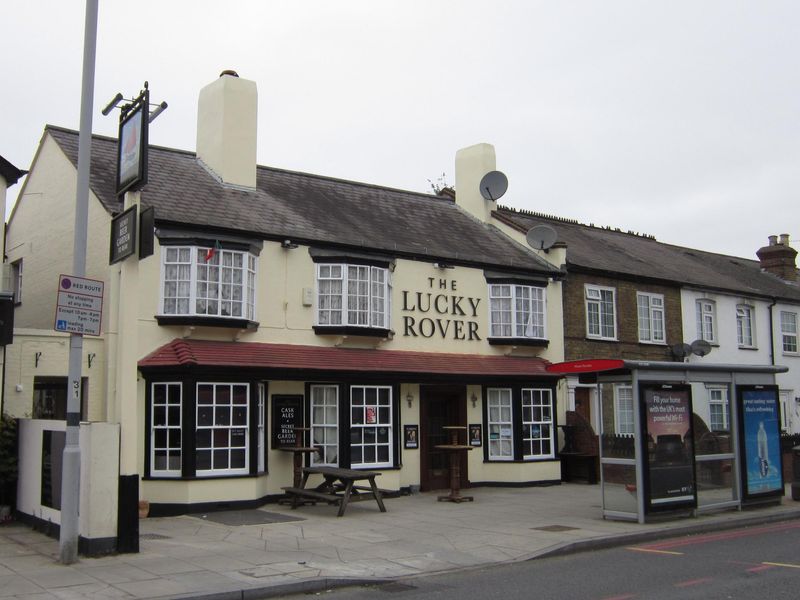 Lucky Rover - Chessington. (Pub, External, Key). Published on 08-05-2017
