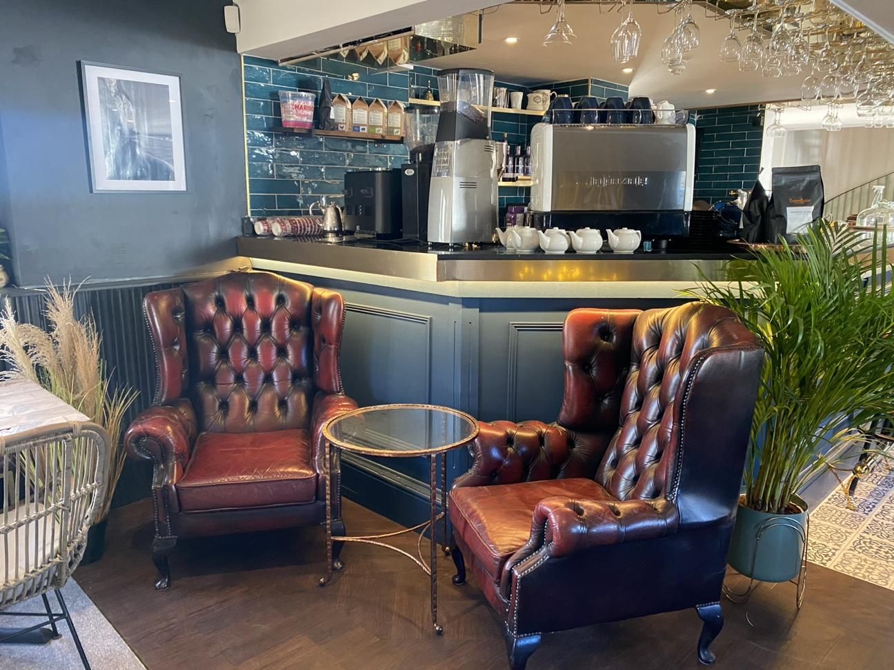 Bridge House - Weybridge. (Pub, Bar). Published on 09-04-2023