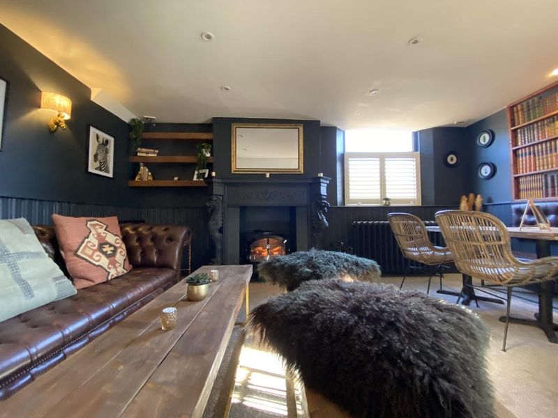 Bridge House - Weybridge. (Pub, Bar). Published on 09-04-2023