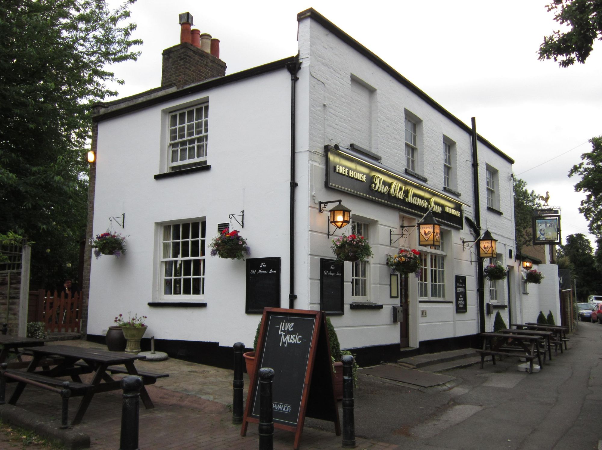Old Manor - Walton on Thames. (Pub, External, Key). Published on 05-07-2013