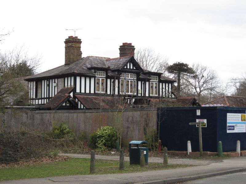 Olde Harrow - Weston Green. (Pub, External, Key). Published on 05-04-2013