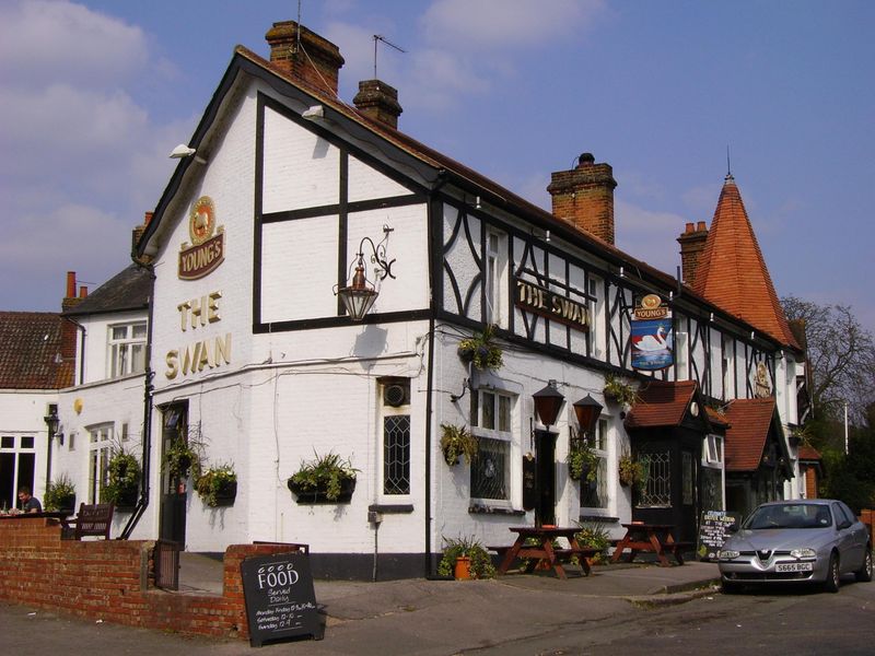 Swan - Walton on Thames. (Pub, External). Published on 19-01-2013