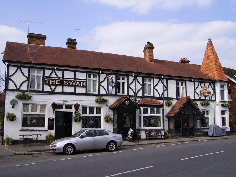 Swan - Walton on Thames. (Pub, External). Published on 19-01-2013