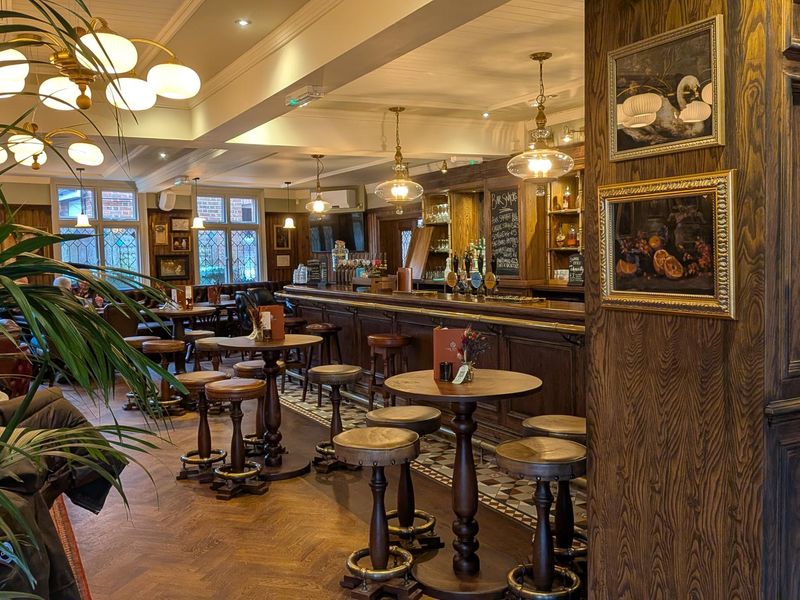 Swan (inside) - Walton. (Pub, Bar). Published on 09-02-2026 