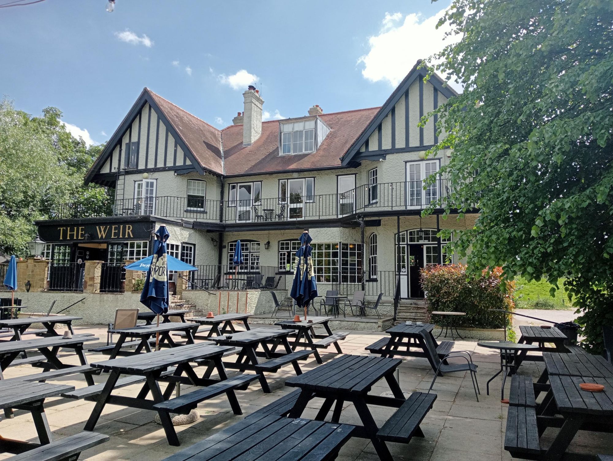 Weir - Walton on Thames. (Pub, External, Key). Published on 05-06-2025